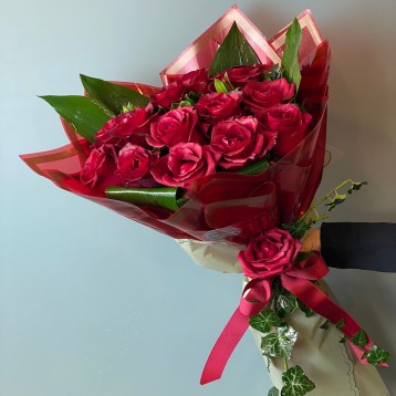 Nora Kırmızı Gül Buketi