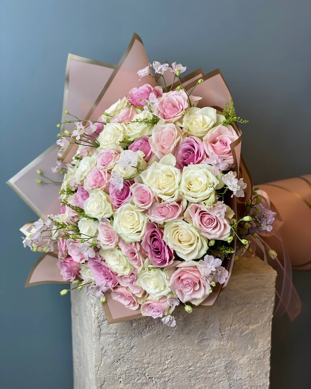 Porvo Pembe Beyaz Gül Buketi